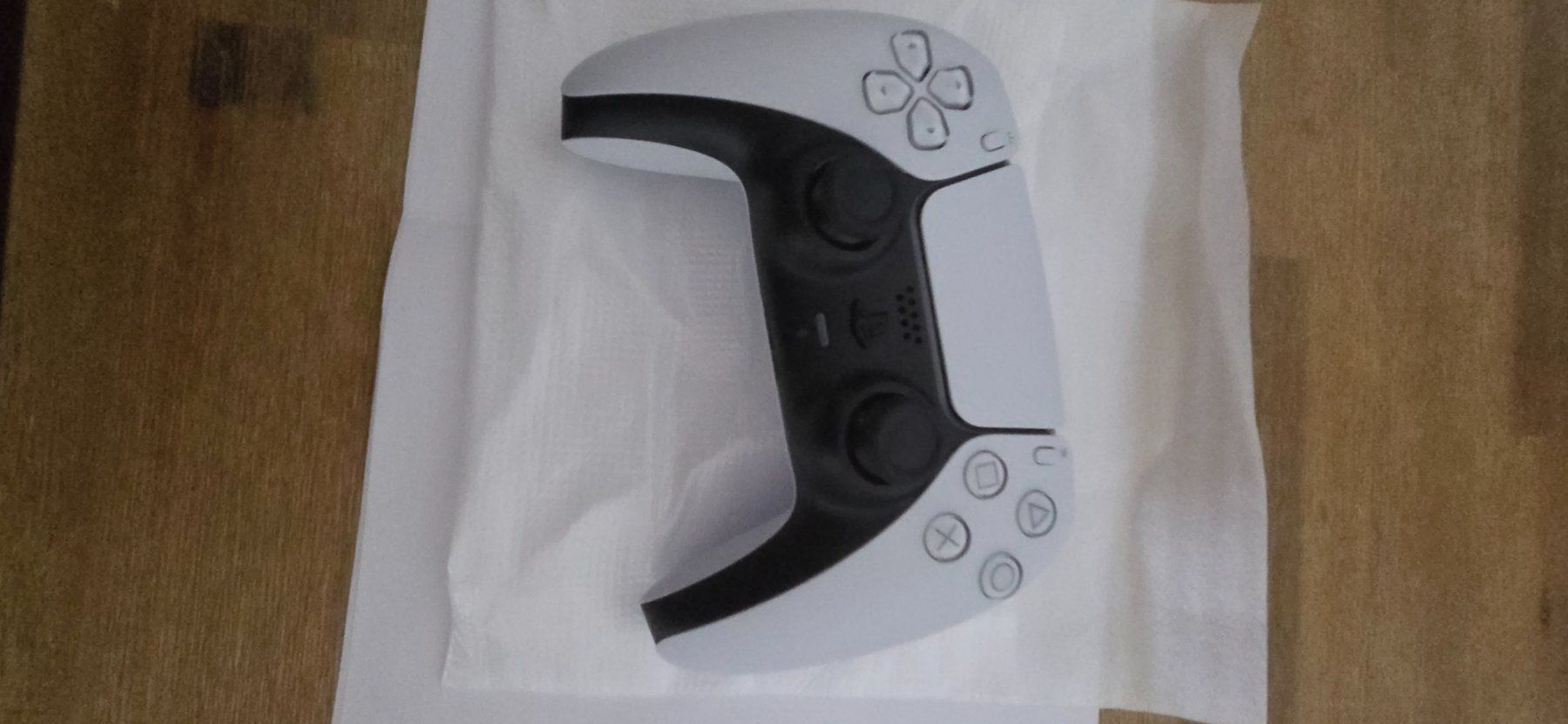 Manettes: Controller DualSense weiss, neu – Neuf avec emballage d'origine à Biel/Bienne par Aura1