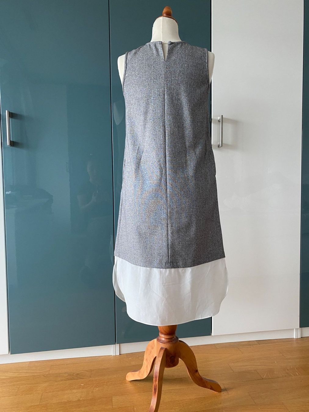 Vestiti: Kleid Damen Gr.S grau – Usato da Duebendorf venduto da Alexandertreyer 4