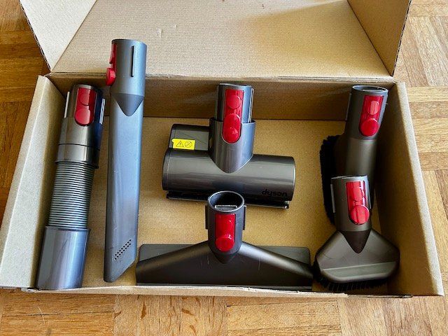Dyson Aspirapolveri & Accessori: Dyson V10 Submarine – Usato da Winterthur venduto da The_Dragonfly 7