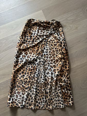 Sommerrock mit Leo-Print - Zara