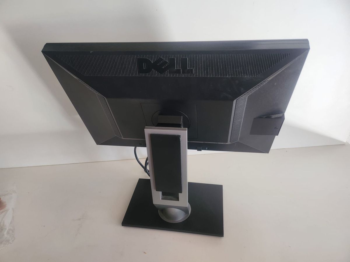 Monitor: Dell Computerbildschirm 51x33cm – Usato da Oberurnen venduto da jasmin2fel 4