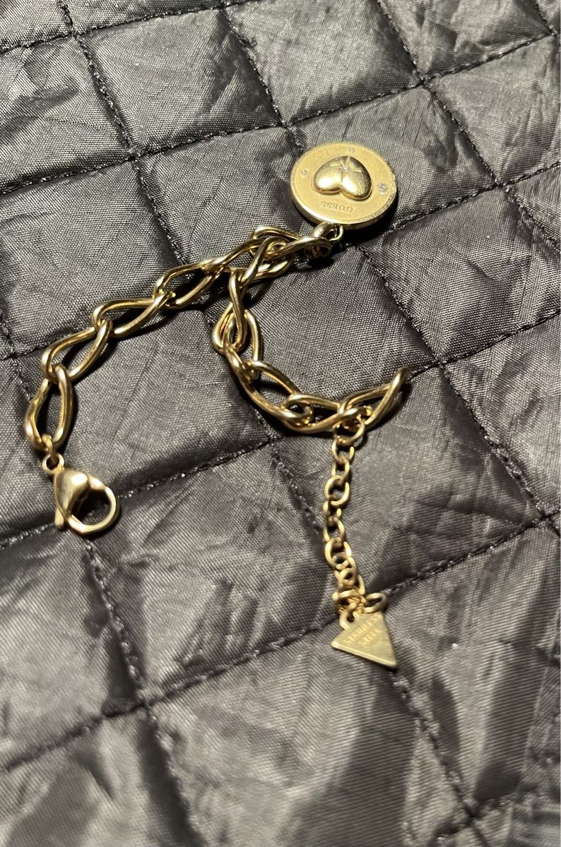 Bracciali & Braccialetti: Bracciale Guess con ciondolo a cuore dorato-Chic e elegante – Usato da Gordevio venduto da LanaZimm 2