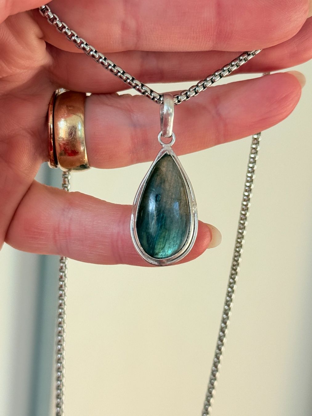 Catenine: Collier avec pendentif en labradorite naturelle – Nuovo e nell'imballaggio originale da Genève venduto da AGBERG