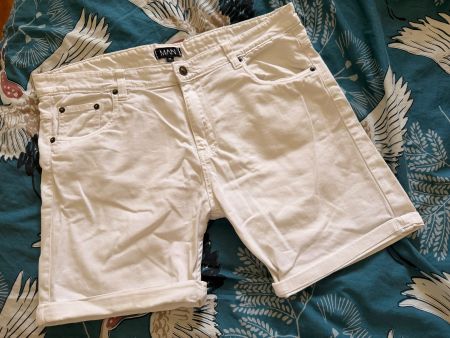 Short blanc homme, taille 34 - Idéal pour l'été!