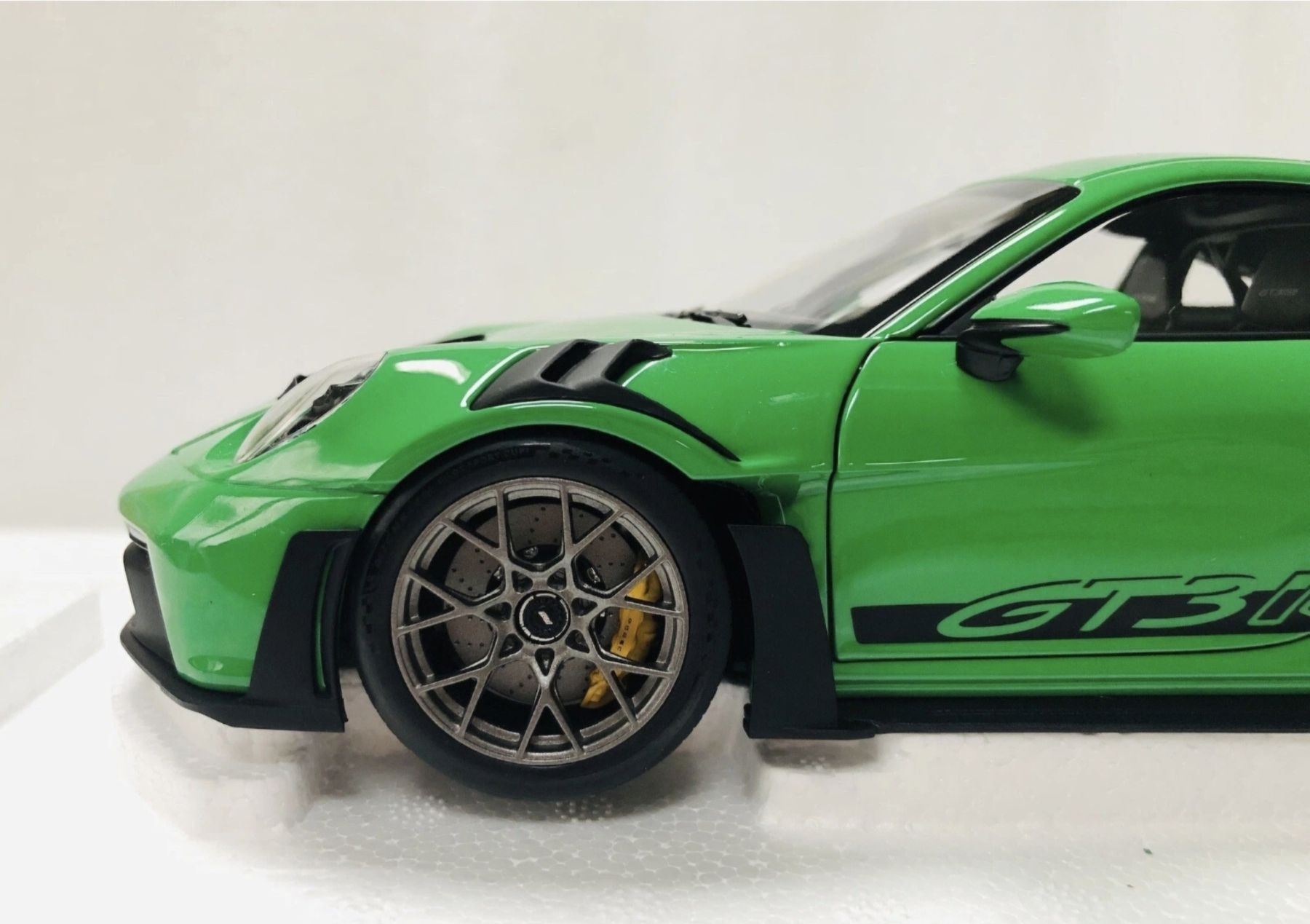 Porsche Modellini d'auto: Porsche 911 (992) GT3 RS Python Green Limited Édition NOREV – Nuovo e nell'imballaggio originale da La Joux FR venduto da Pepere5 7