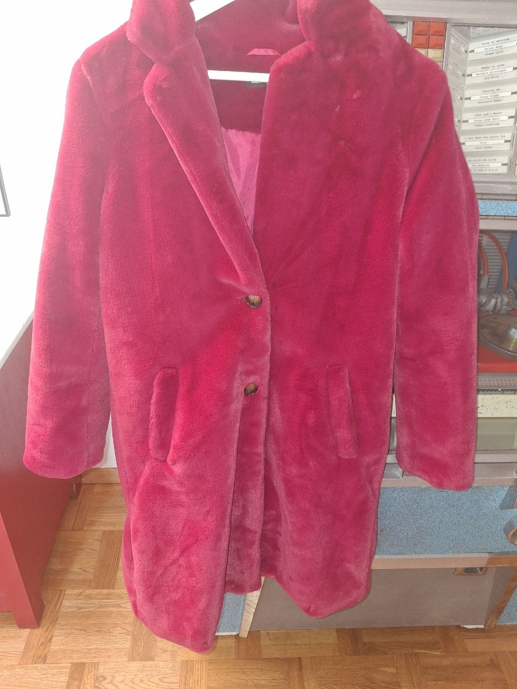 Cappotti: Pinker Kunstfellmantel Six Angels Gr. S – Usato da Solothurn venduto da Mayla92