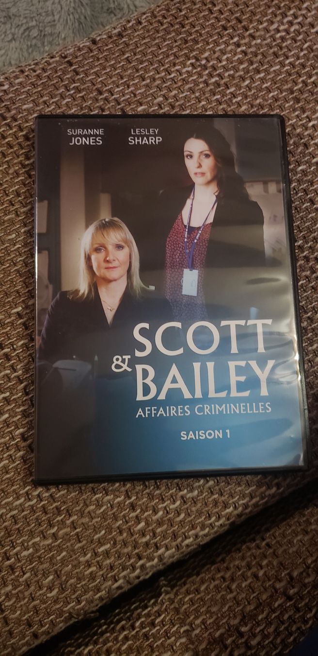 Tutti i DVDs: Scott & Bailey saisons 1 à 3 – Usato da Le Séchey venduto da Jill93