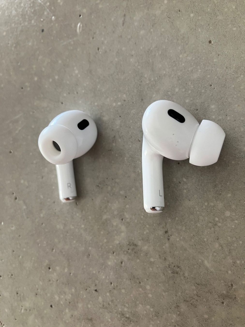 Apple Kopfhörer: APPLE Air Pods Pro 2 – Gebraucht aus Lausanne von mr.v 7