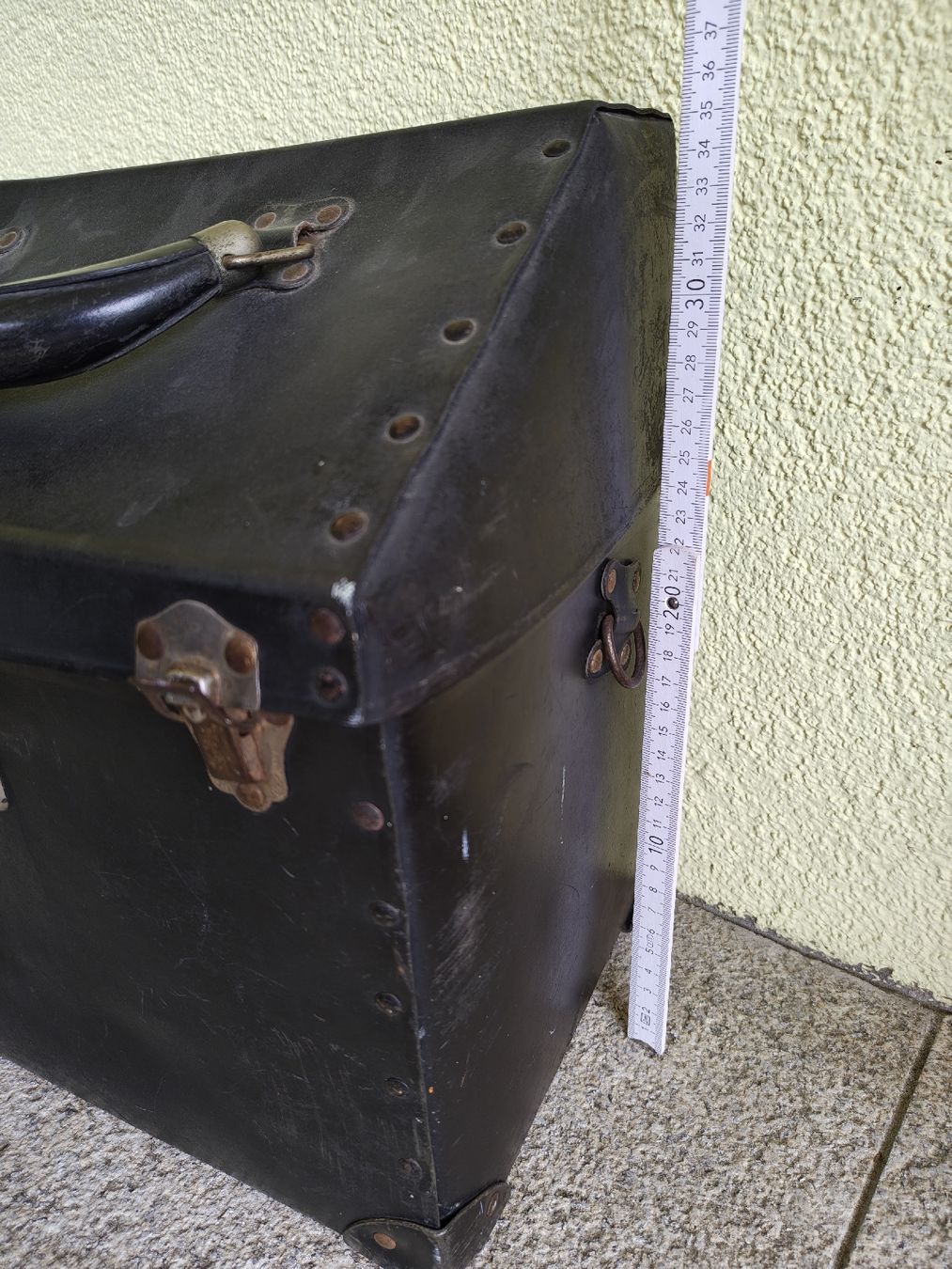 Valigie: Valise vintage noire. – Difettoso da Fontainemelon venduto da ad_ 1