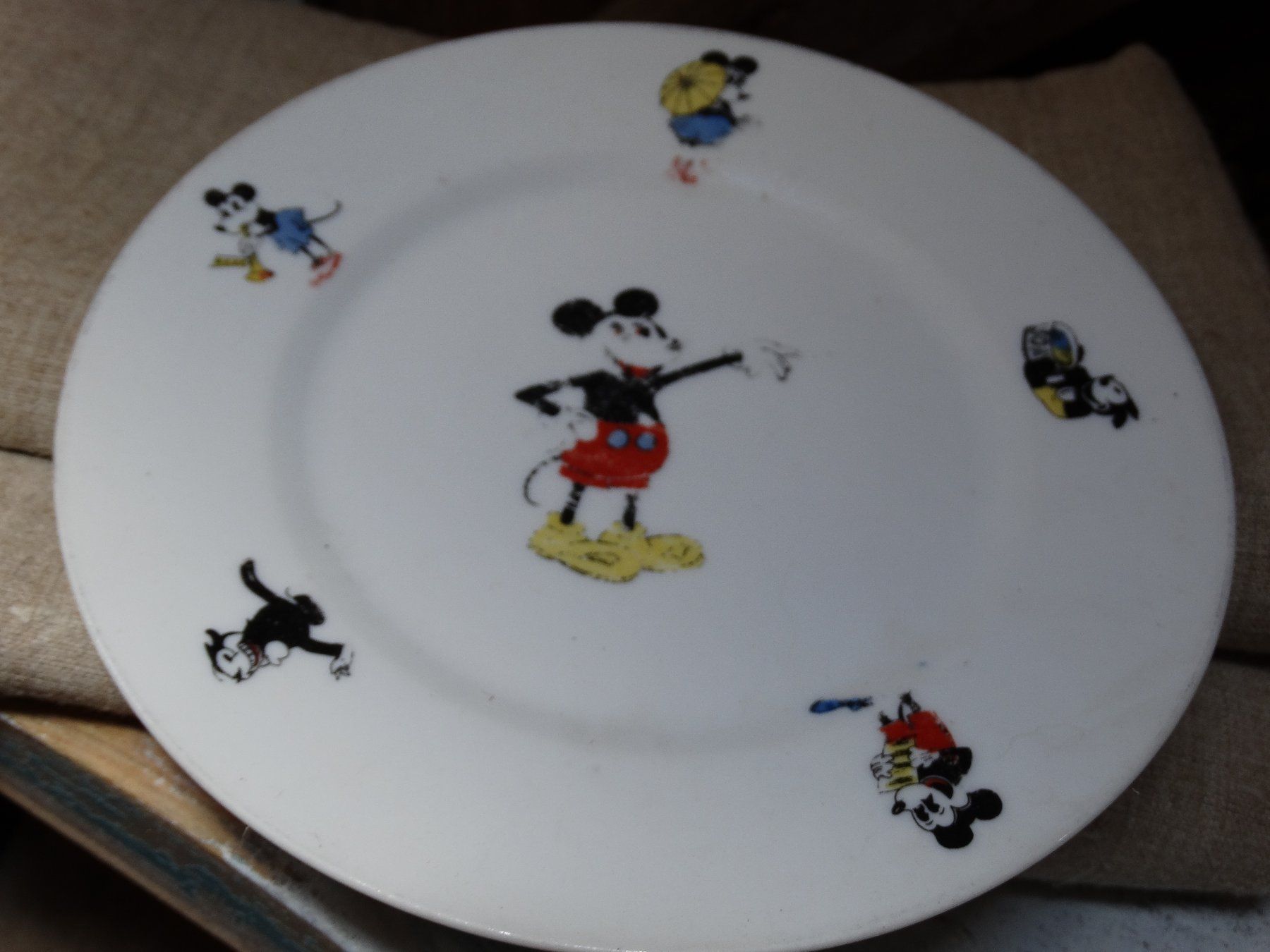 Disney Piatti: antiker Kinderteller mickey Micky Maus Mickey Mouse Disney – Usato da Grossaffoltern venduto da amo64 1
