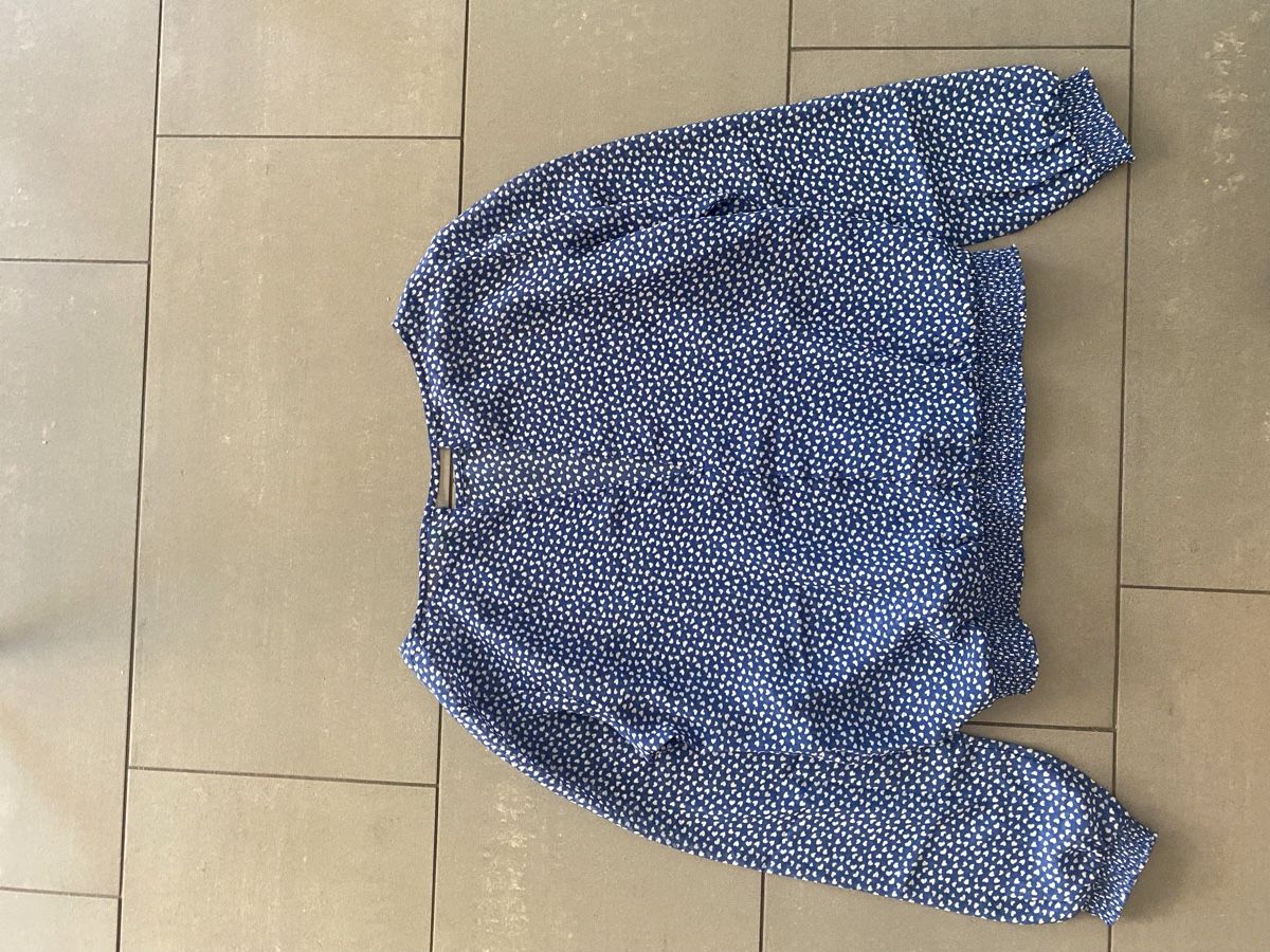 Benetton Camicette: Bluse Benetton – Nuovo (secondo la descrizione) da Rütihof venduto da ALAFC 1
