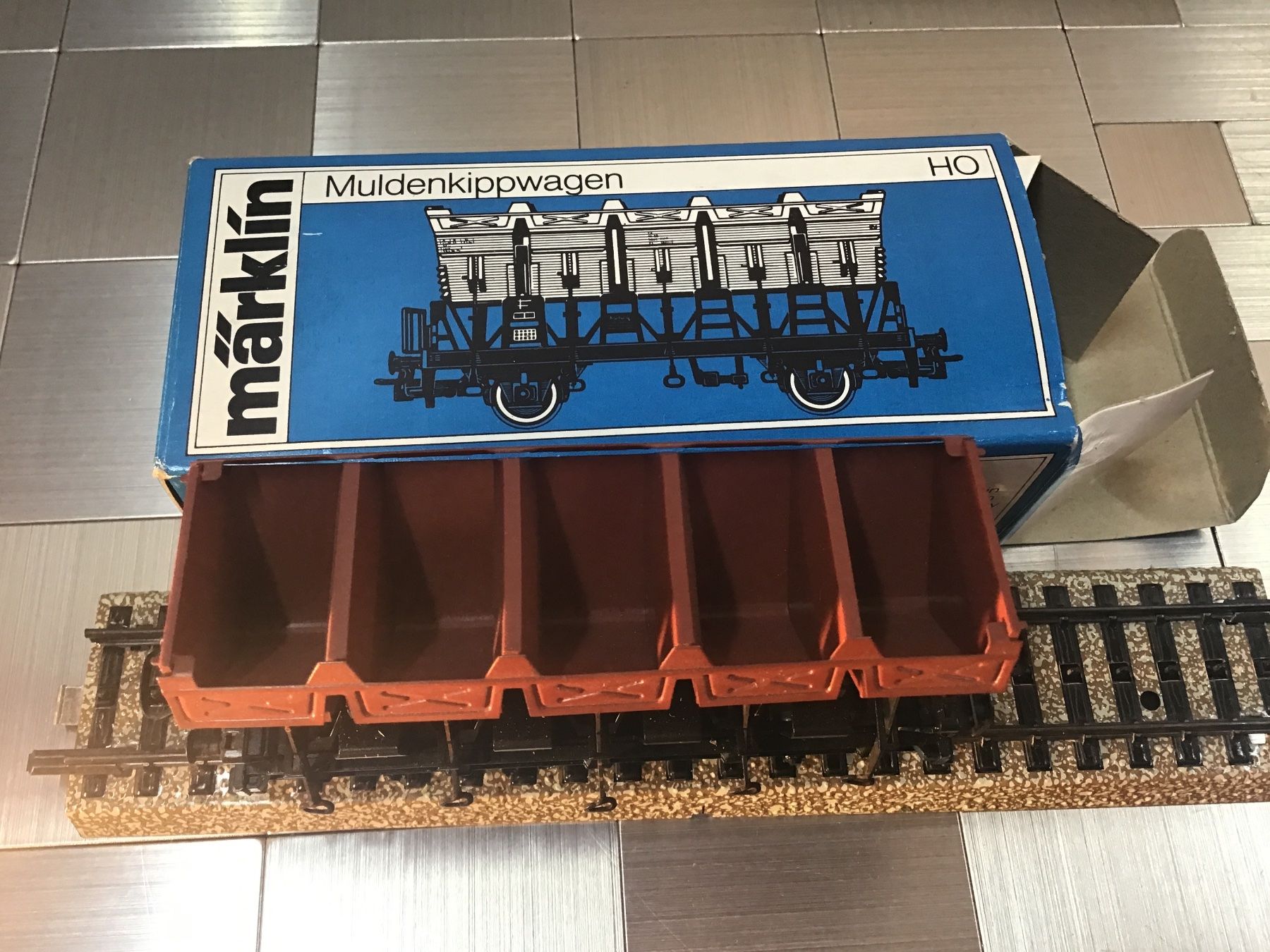 Märklin Modellini di ferrovie: MÄRKLIN H0 MULDENKIPPWAGEN 4635 – Usato da Männedorf venduto da Spezial-Modelle 4