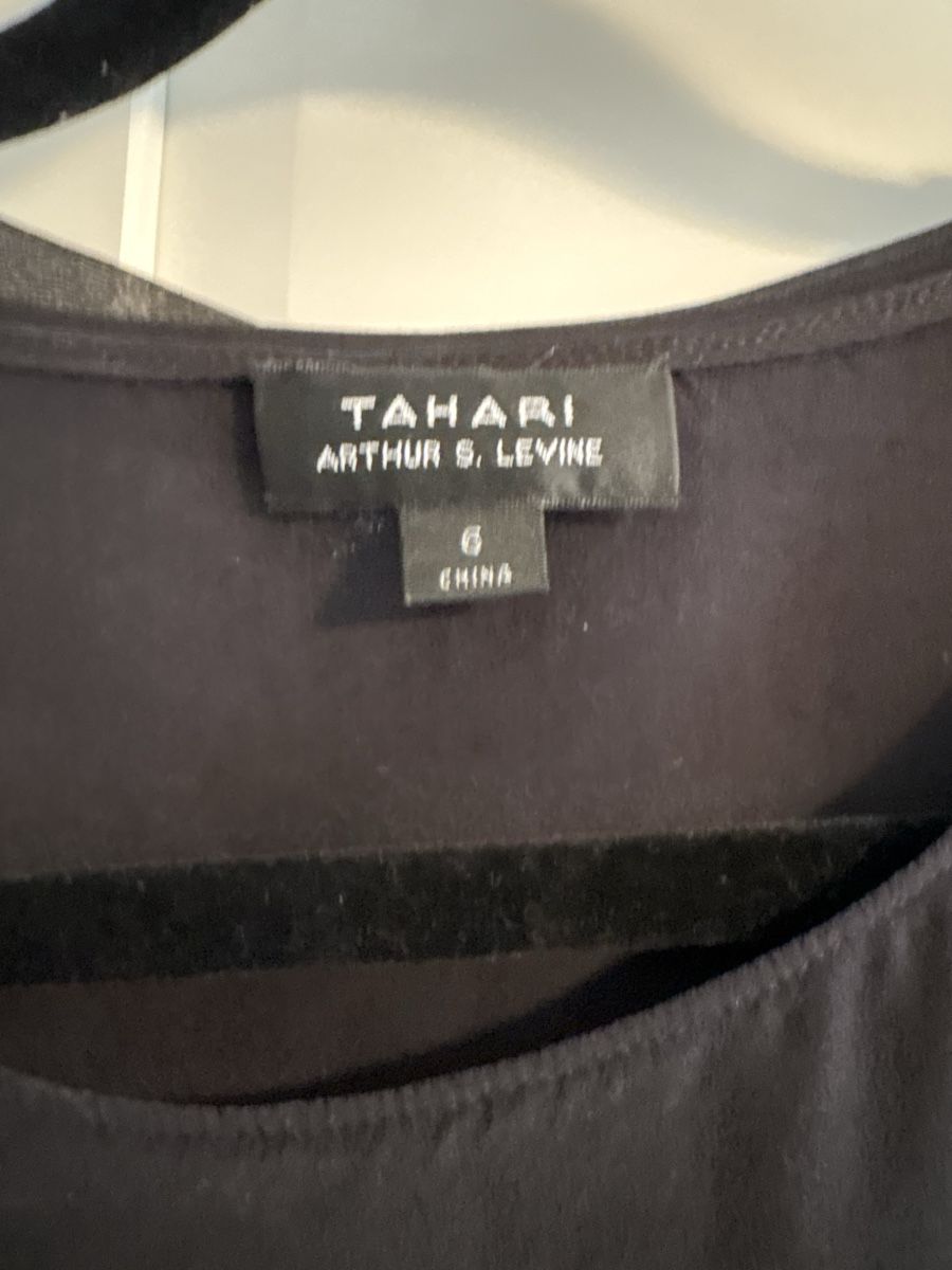 Blusen: Tahari Black Blouse Size 6 – Neu (gemäss Beschreibung) aus Zürich von jir_k6j2 2