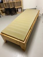 Originales Mittagsbett aus Arvenholz