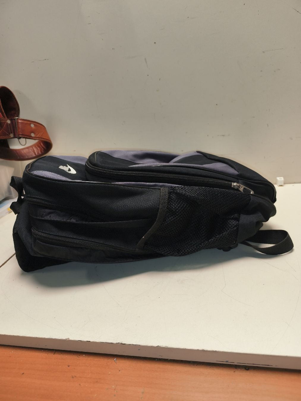 Nike Zaini: Nike Rucksack schwarz-grau, (em77) – Usato da Künten venduto da Schnaepplihuus 6