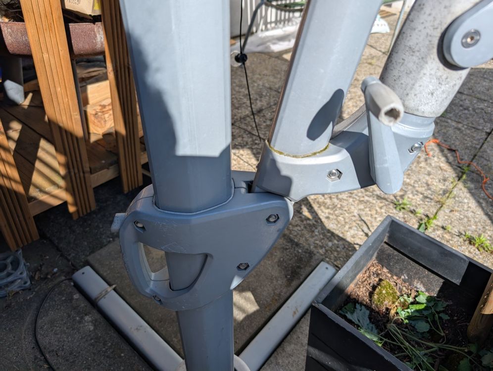 Riesen Sonnenschirm zum kurbeln Kaufen auf Ricardo