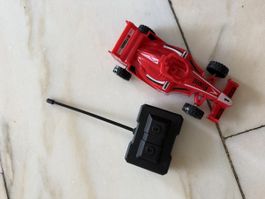 Spielzeugauto mit Fernbedienung für Kinder
