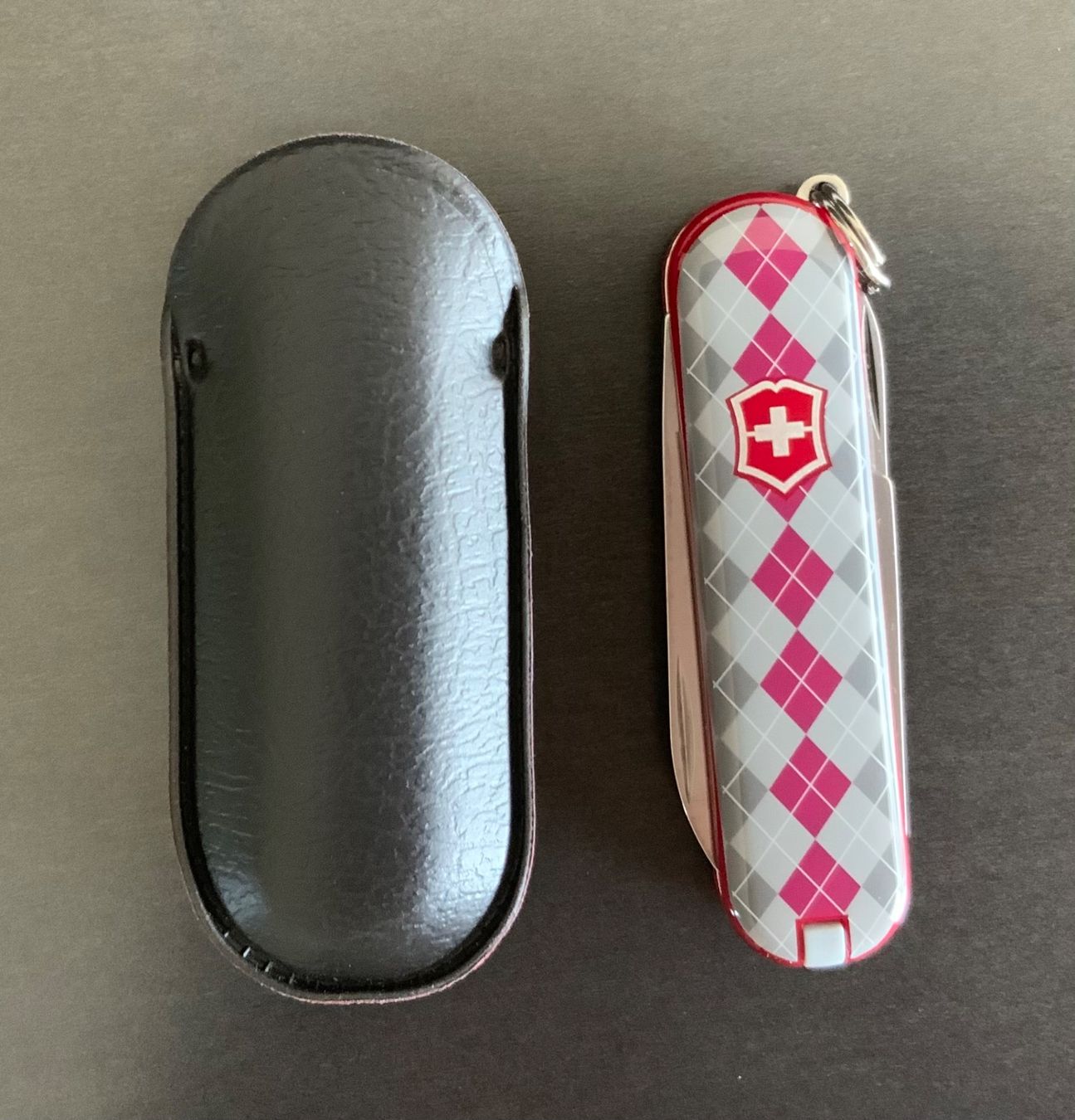 Victorinox Coltelli tascabile: Victorinox Classic Limited Edition 2010 Argyle – Nuovo (secondo la descrizione) da St. Margrethen SG venduto da vista23