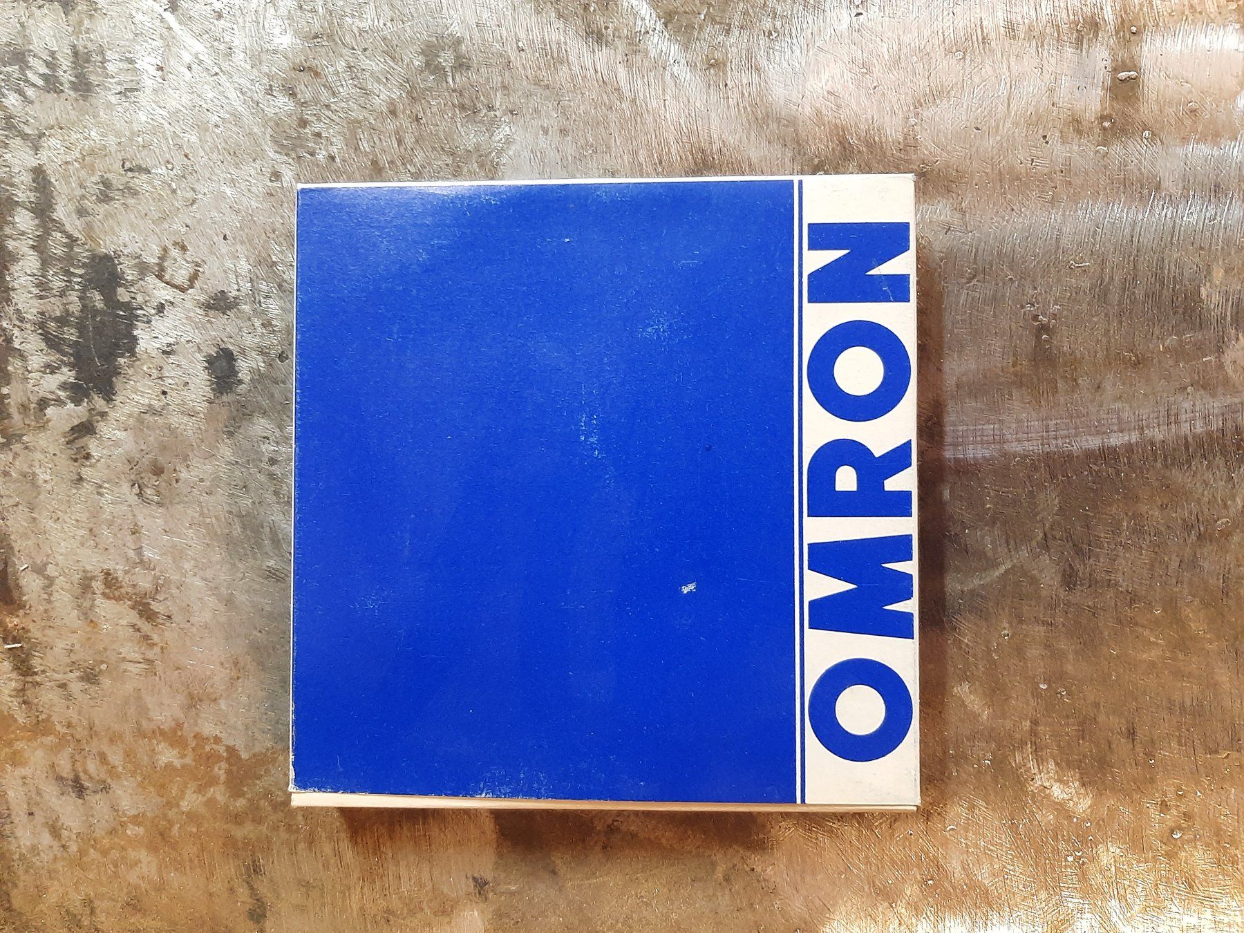 Omron Componenti elettronici: Omron Reflektor OER-02 – Nuovo e nell'imballaggio originale da Winterthur venduto da ReUse_Baumarkt