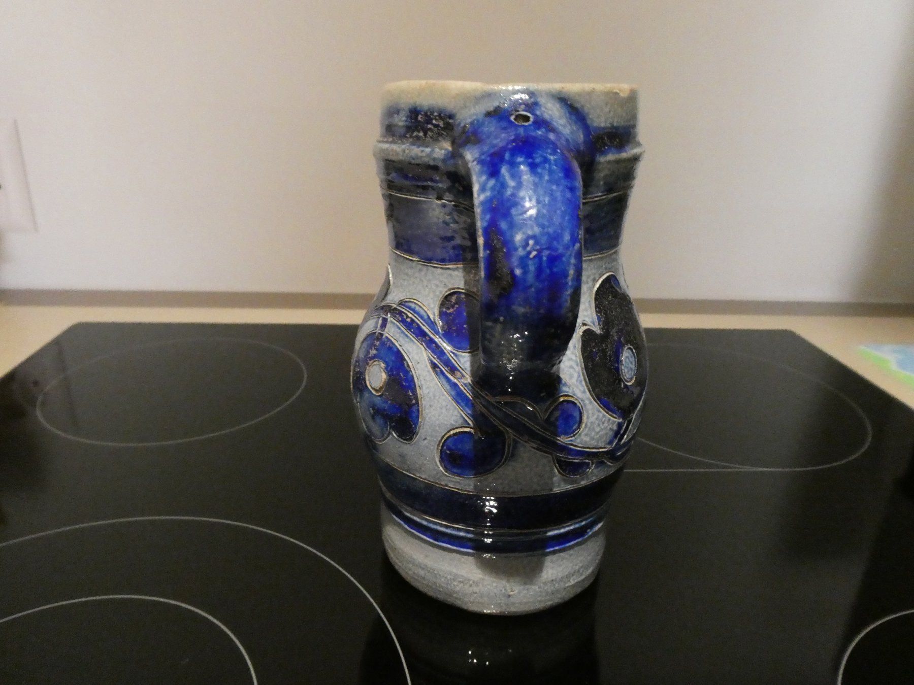 Caraffe: Krug aus Steingut alt – Usato da Basel venduto da Robyn 4