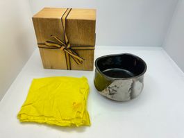 Teeschale Japan Chawan Keramik-  20. Jh. „Oribe"