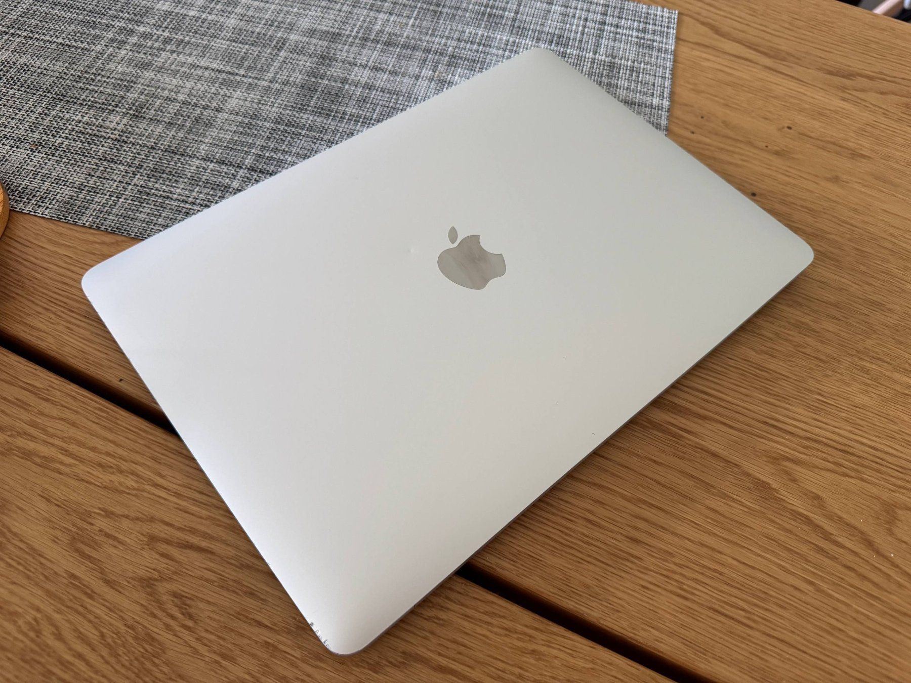 Apple Portables: MacBook Pro 13" 2020 16GB 512GB – D'occasion à Zug par subaru1942 6