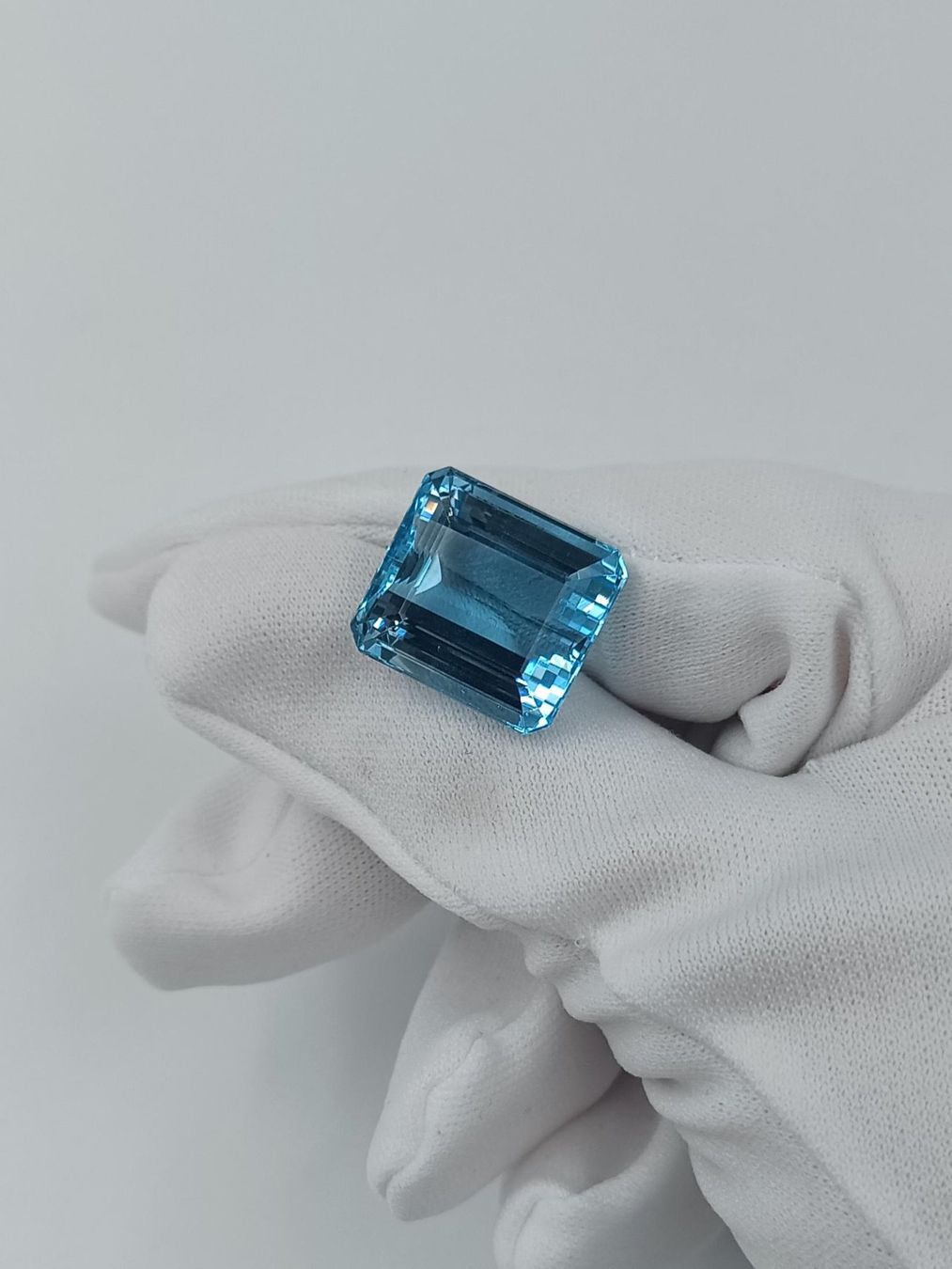 Pietre preziose: 1 AQUAMARIN 34.21 CT. – Usato da Luzern venduto da EdiGem 8