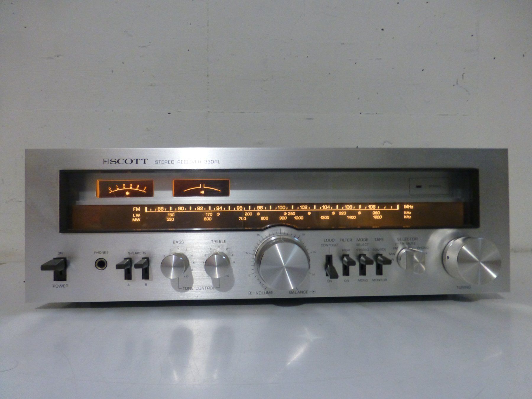 Scott Amplificatori: Scott 330 RL klassischer Vintage-Stereo-Receiver – Usato da Fahrweid venduto da gruenezahn