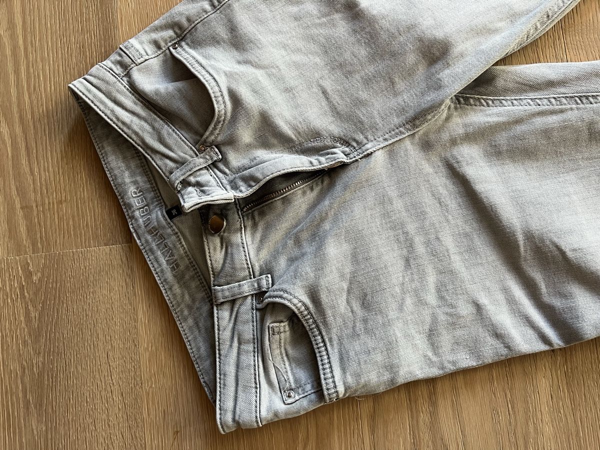 Hallhuber Jeans: Hallhuber Jeans grau. Gr. 36 – Usato da Aarberg venduto da Polo_rb 2