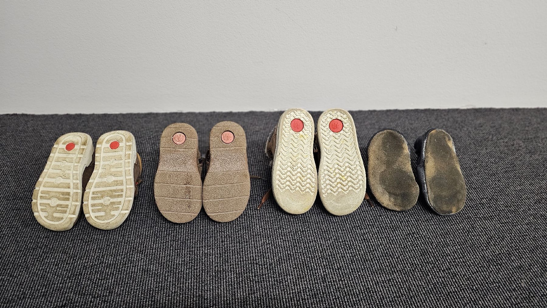 Schuhe für Jungen: 4 Paar Kinderschuhe Gr. 22/23 – Gebraucht aus Bachenbülach von rejtschel 1