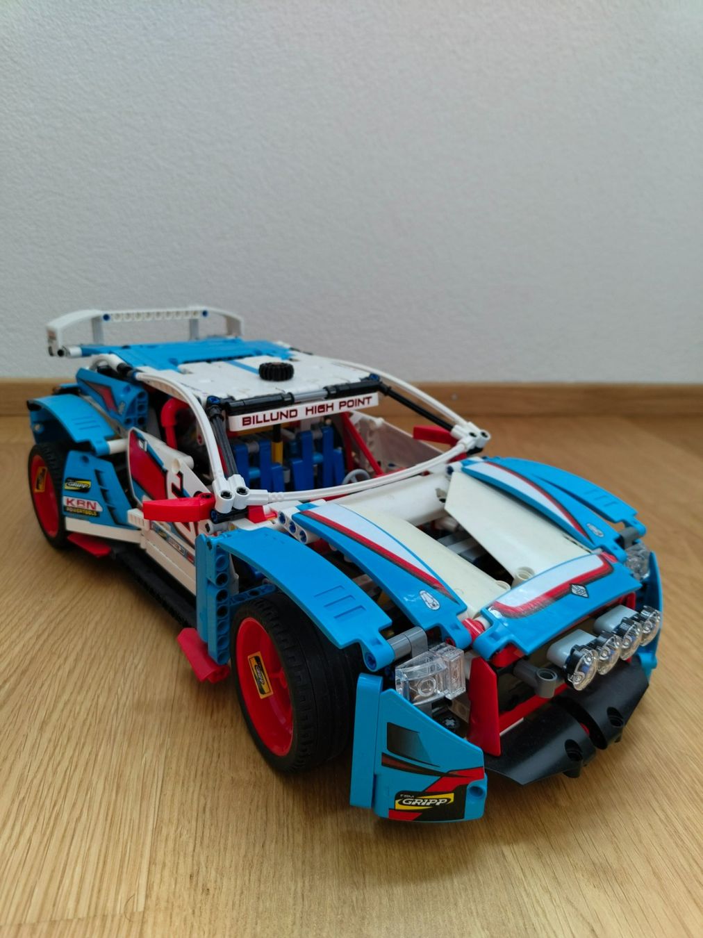 Lego Spielzeuge: LEGO Technic Rally Auto 42077 – Gebraucht aus Schwyz von Balmer92