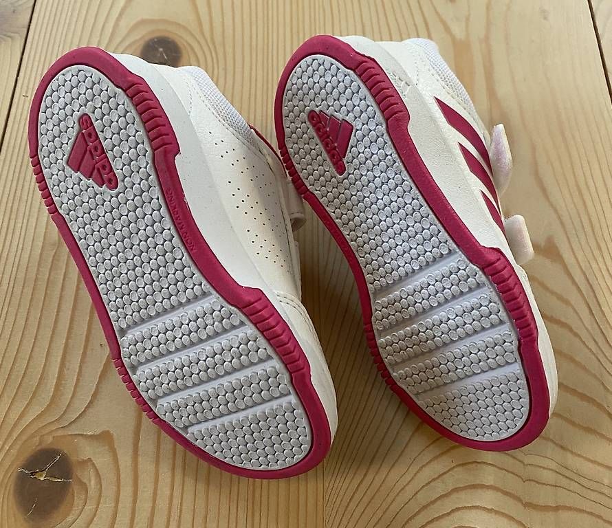 Adidas Schuhe für Mädchen: Adidas Sneaker Gr 25 – Gebraucht aus Kesswil von canvas12 2