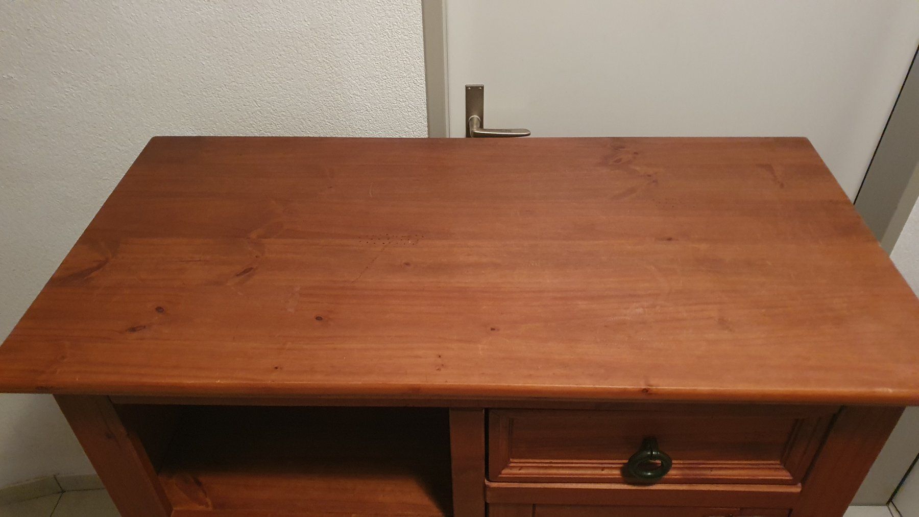 Armadi: Massiv Holz Barschrank  Wein – Usato da Winterthur venduto da Ywan1 5