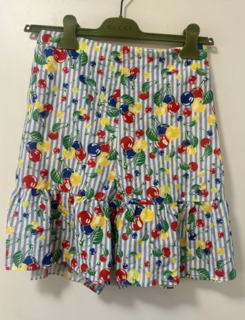 Gucci Cherry Shorts in gr S