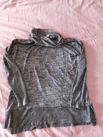 Très joli pull à col roulé noir chiné GAP Taille M