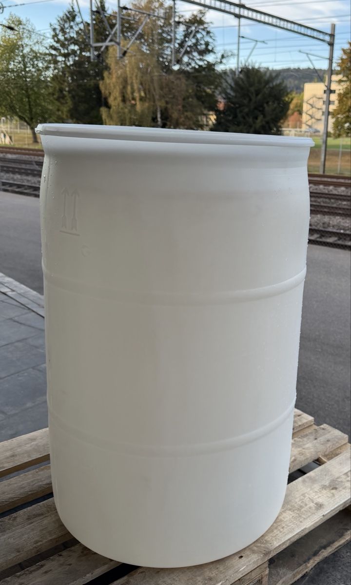 Annaffiatura & Irrigazione: Plasticfass 208 liter  – Usato da Schlieren venduto da VintageType 2