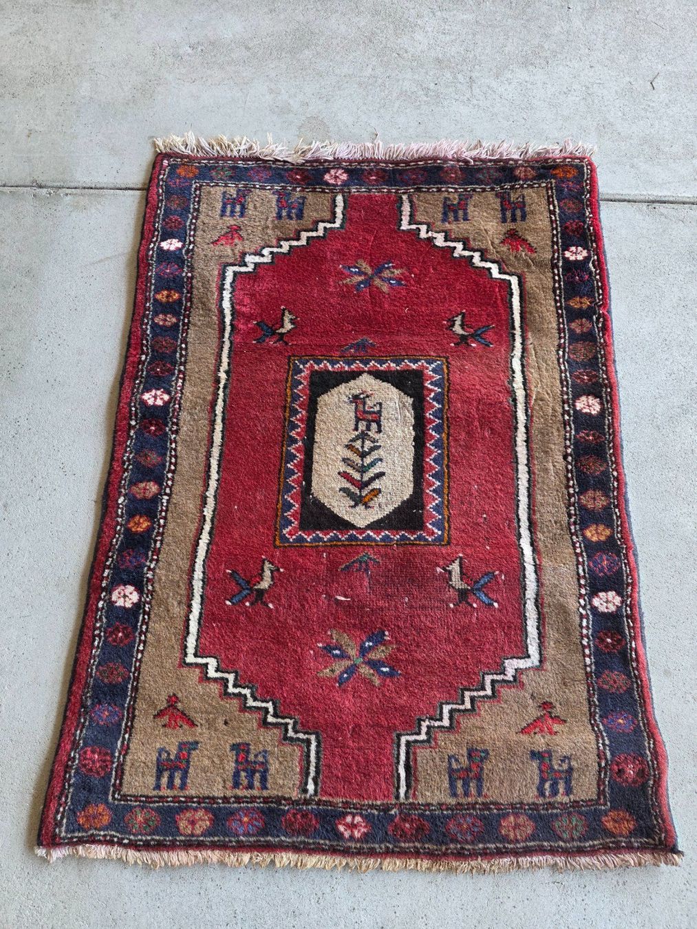 Teppiche: antiker Orient Teppich 120 cm x 87 cm – Gebraucht aus Walterswil BE von Lonitti