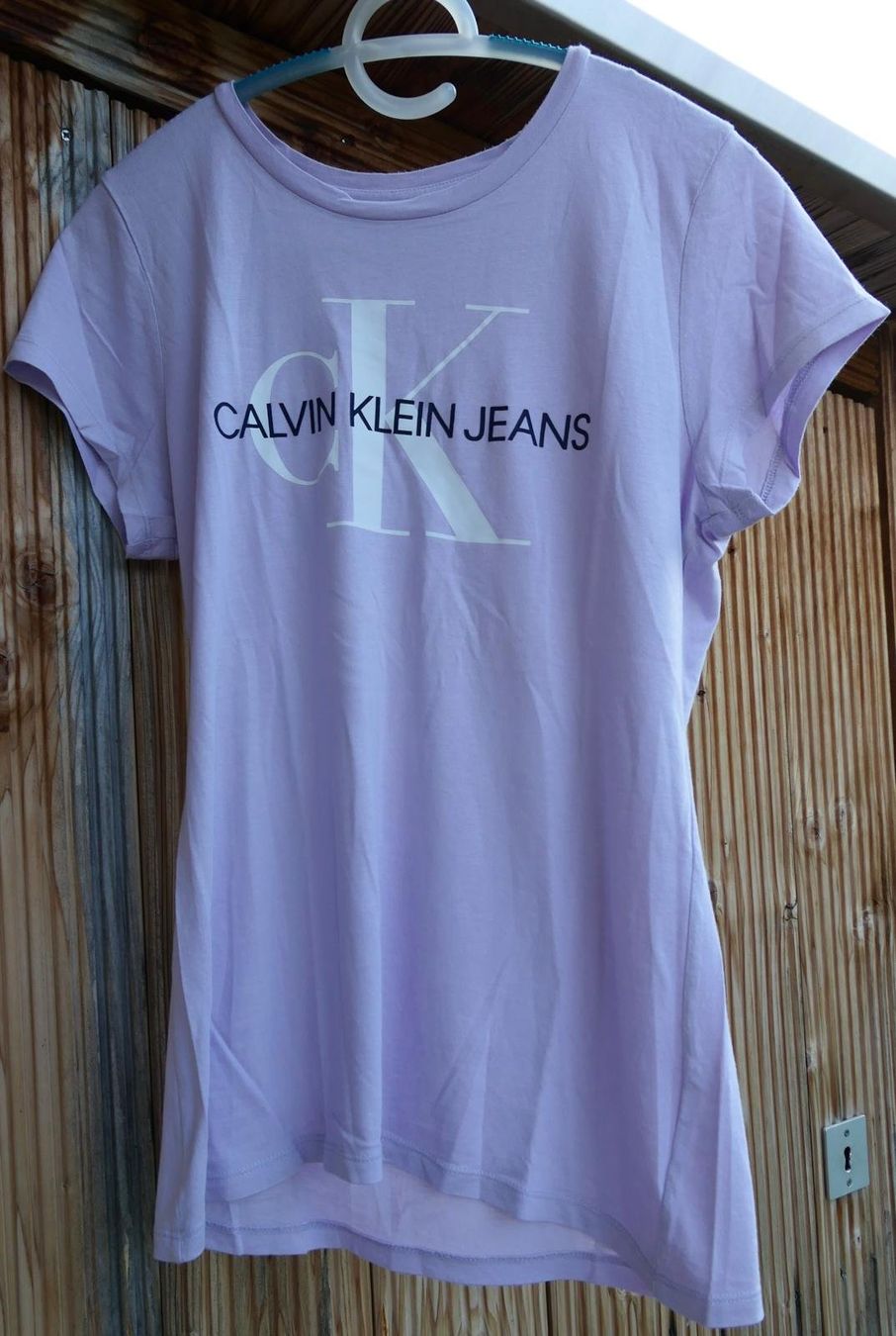 Calvin Klein T-shirts: T-Shirt – D'occasion à Münchenbuchsee par Yothu