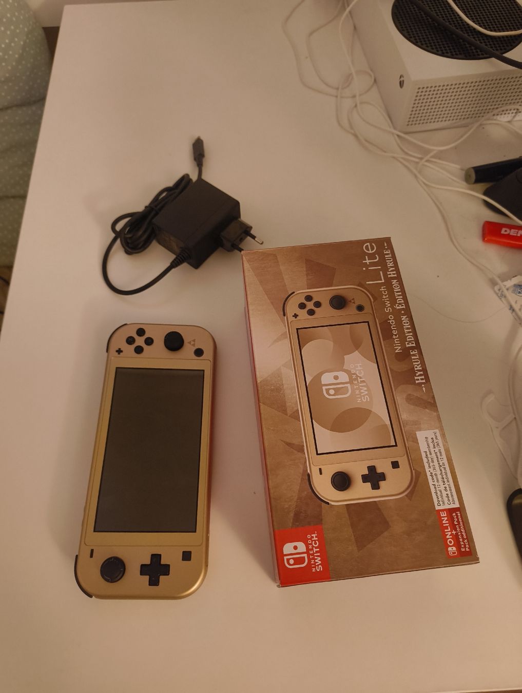 Nintendo Console: Nintendo Switch Lite hyrule edition – Usato da Zürich venduto da yar_yx65 2