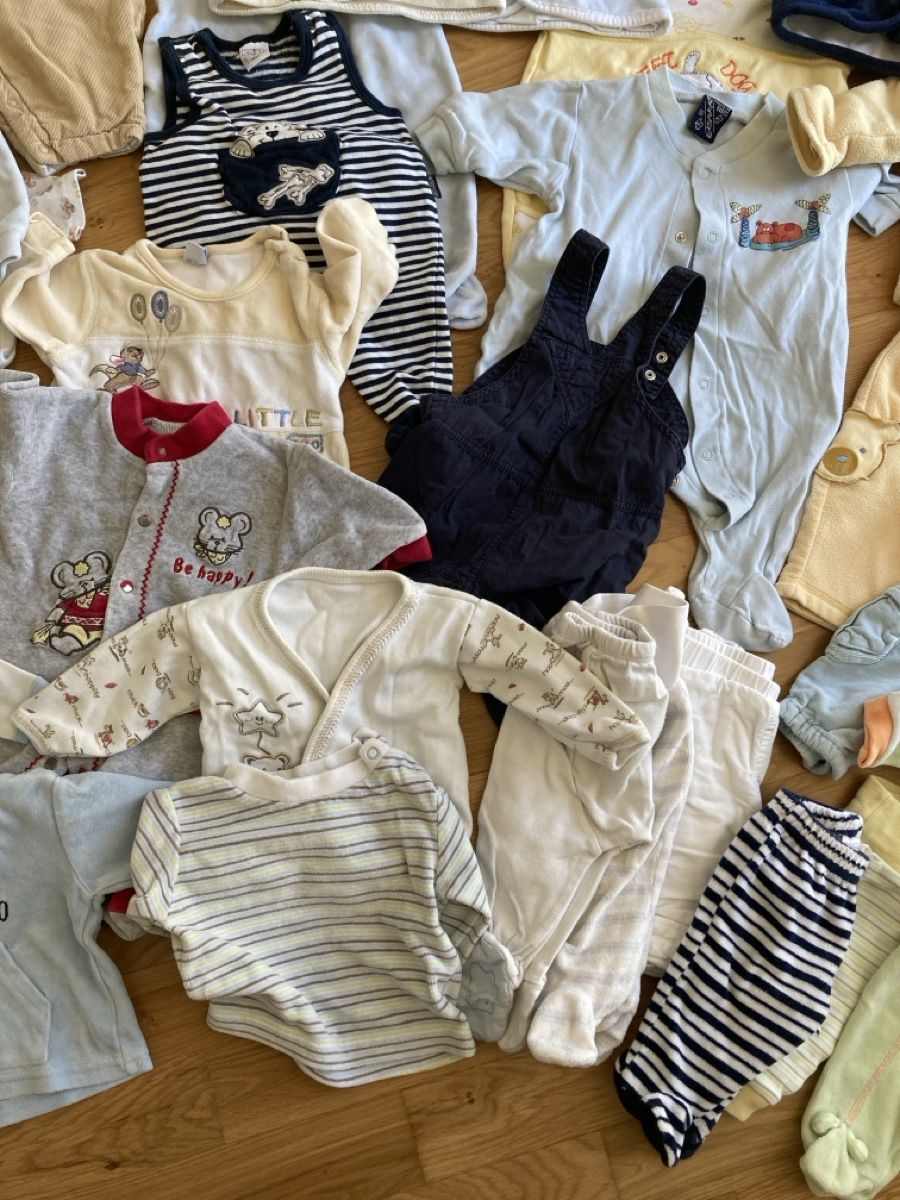 Lotti & Set di vestiti: Baby Kleiderpaket Gr. 50/56 – Usato da Staad SG venduto da gab_7dr9 2