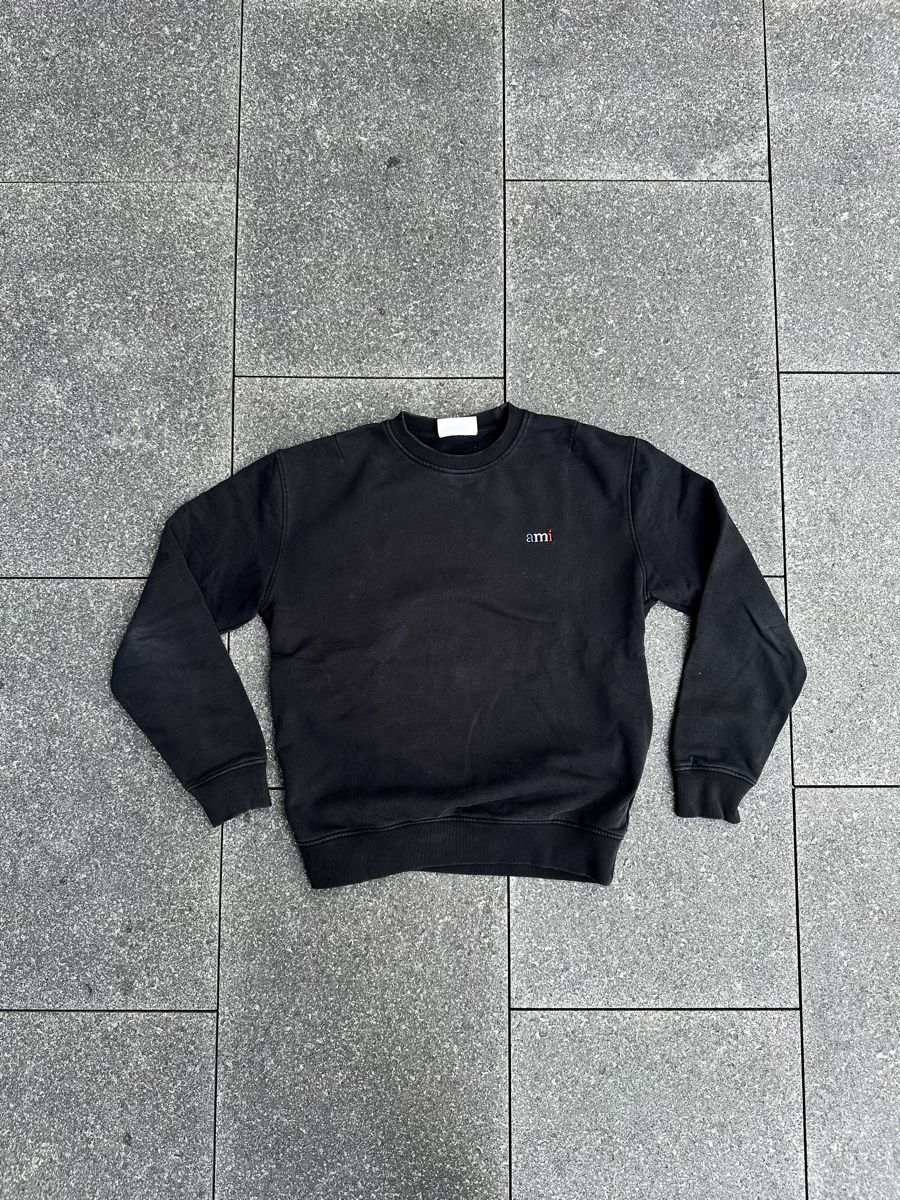 Maglioni & Felpe: AMI Pullover schwarz Grösse M guter Zustand – Nuovo (secondo la descrizione) da Schwanden GL venduto da bil_2n28