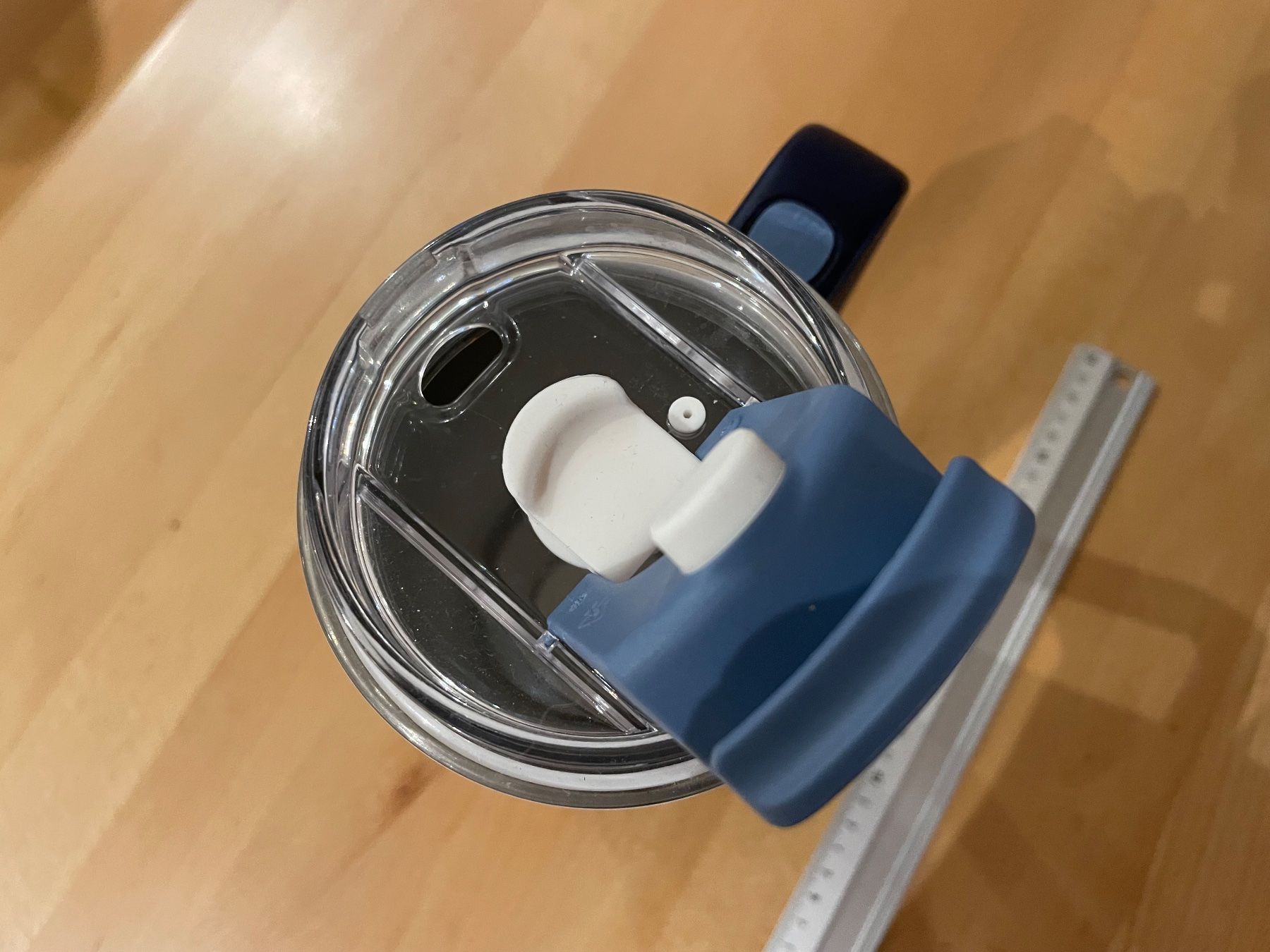 Tupperware Tassen: Grosser Thermos-Becher, 1,1 Liter von Tupperware – Neu (gemäss Beschreibung) aus Cham von 2eye 2