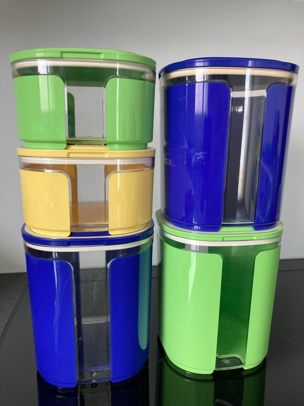Tupperware Contenitori & Simili: 5er Set Vorratsbehälter Tupperware, quadratisch – Usato da Wängi venduto da Koenigin 2