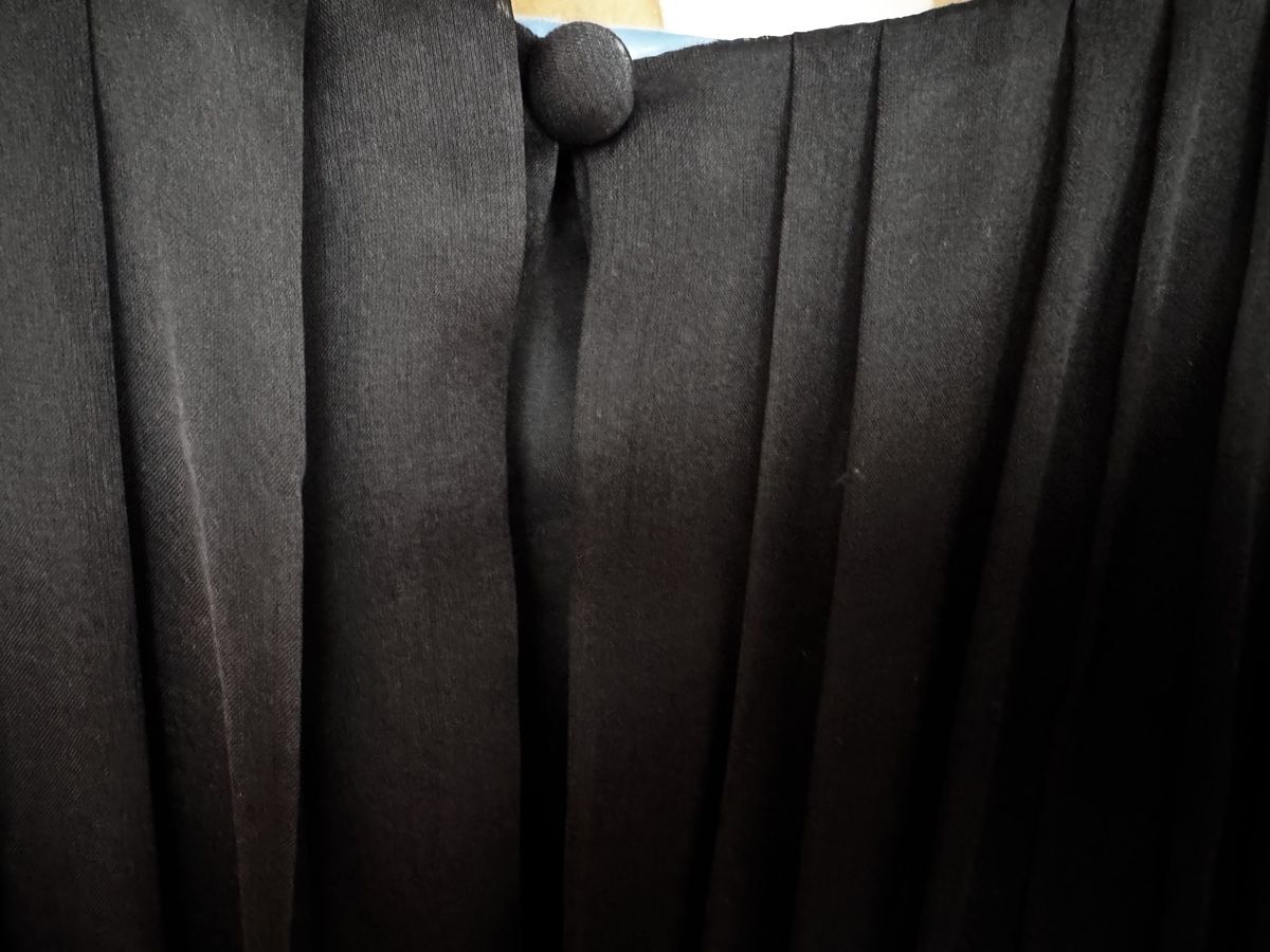 Robes: Schwarzes Kleid Alberta Ferretti – D'occasion à Zürich par Manubene 5