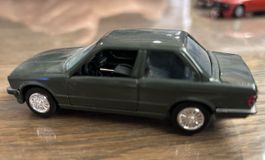 BMW 323i - 1/43