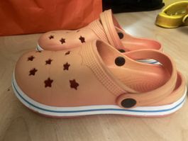 Clogs/Sandalen Grösse 34 orange mit Sternen guter Zustand