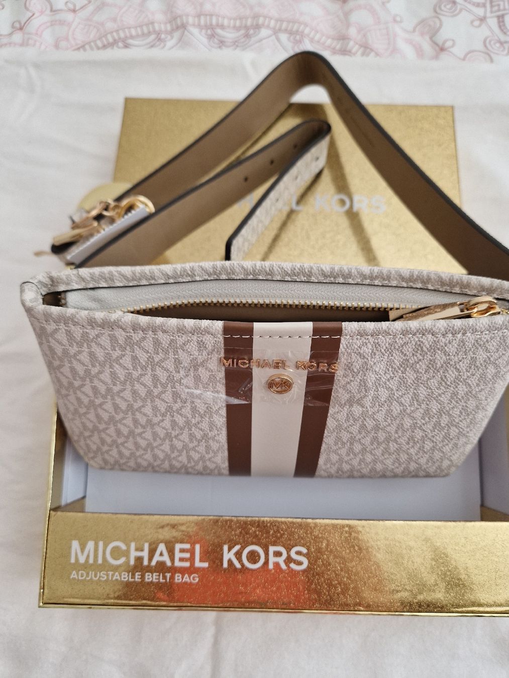 Michael Kors Sacs femmes: NEU Michael Kors Tasche Beige – Neuf avec emballage d'origine à Zürich par Mani56 1