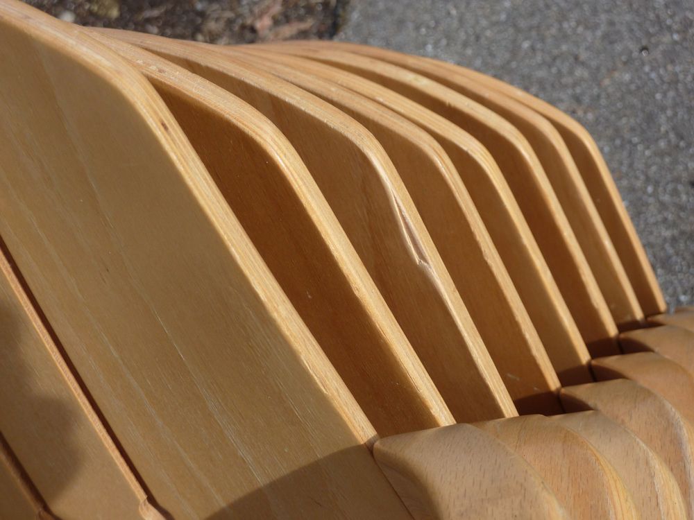 9 Stühle Holzstühle Seminarstühle Stapelstühle mit Armlehne 8