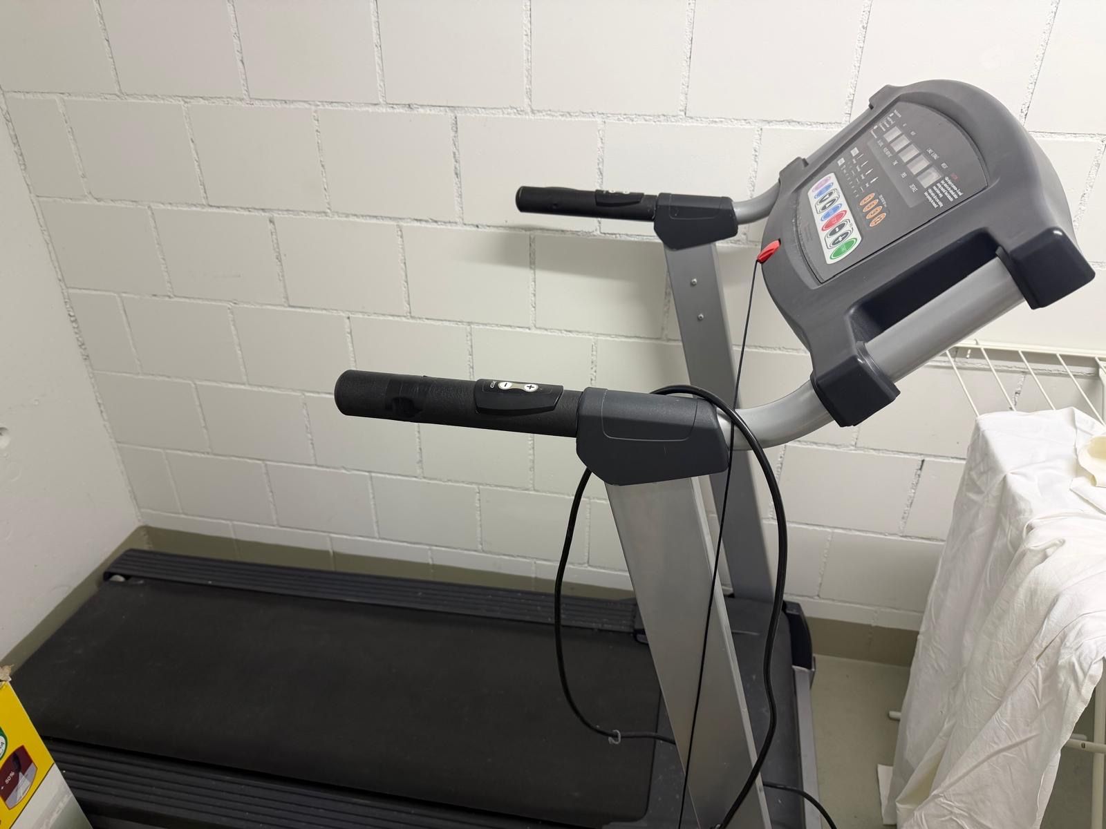 Maxxus Hometrainer: Laufband MAXXUS – Usato da Thierachern venduto da C195andy 1
