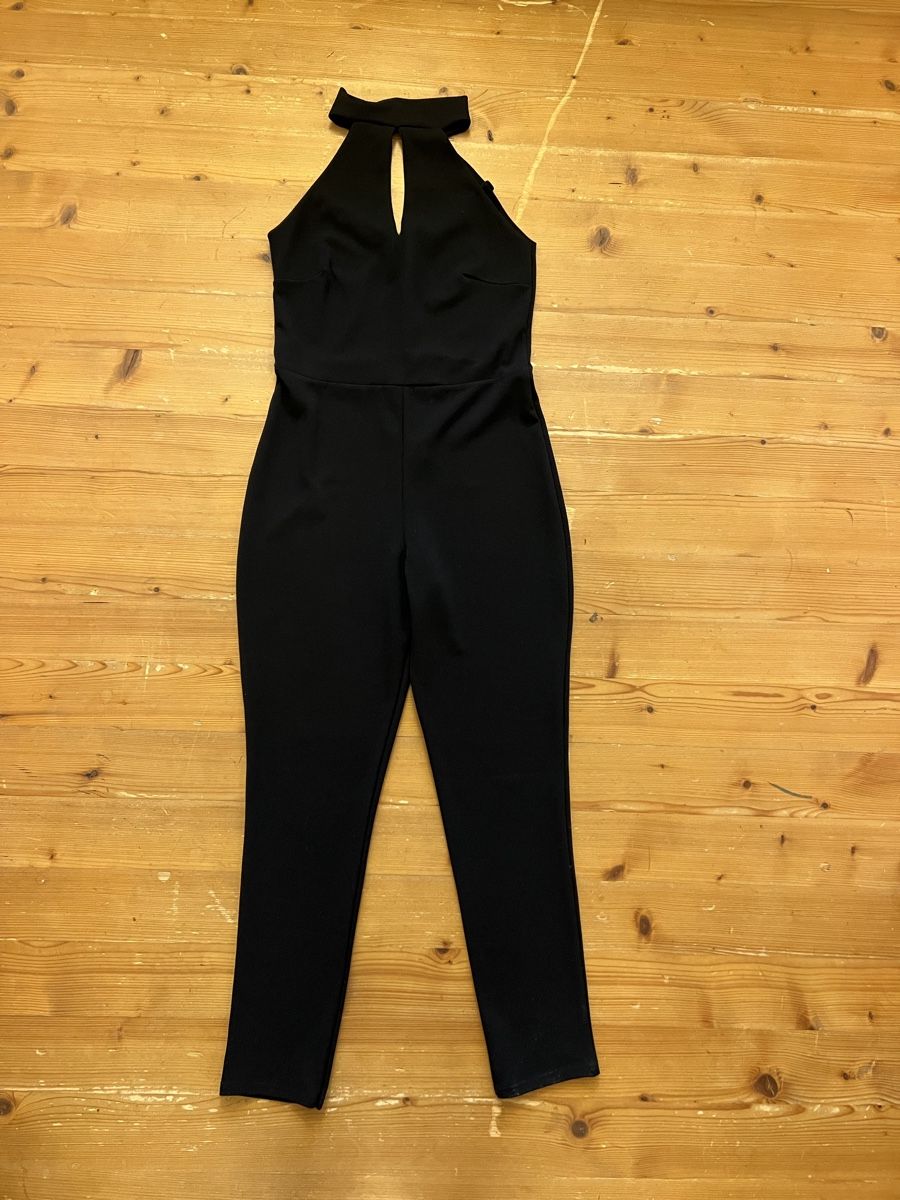 Tute: Missguided Neckholder Jumpsuit Gr. 38 – Usato da Zürich venduto da vallup_9